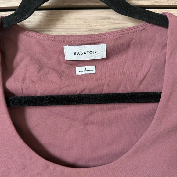 Aritzia Babaton Dusty Rose Long Sleeve Waist Length Top - Picture 2 of 3